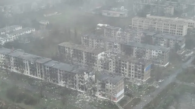 Ukrainian town fights for survival as Russian forces encircle it