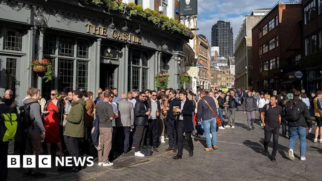 Londoners face fire risk as heatwave warnings escalate