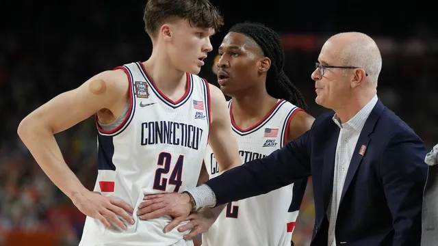 Braylon Mullins forgoes NBA Draft to lead UConn next season