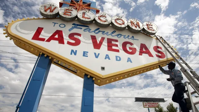 Wealthy Californians flee to Nevada amid tax fears