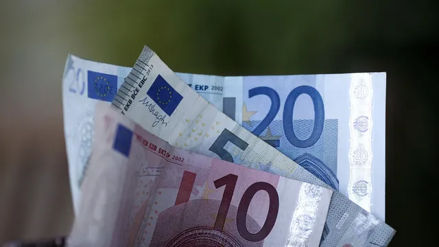 Spain's fiscal plan gains EU approval despite budget absence