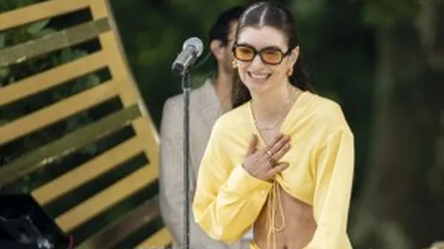 Lorde previews 'Hammer' ahead of her new album release