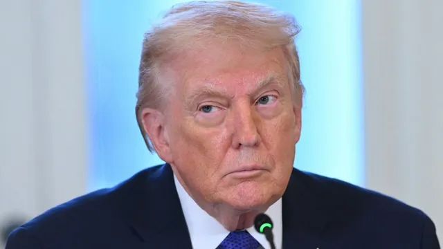 Clintons defy subpoenas in Epstein investigation