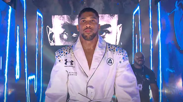 Anthony Joshua apologizes for speeding after defeat in May