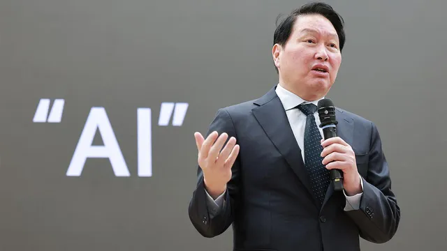 Chey Tae-won inspects AI data center construction in Ulsan