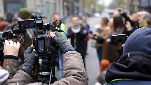 Serbian journalist Aleksa Nikolić attacked while covering election rally in Niš