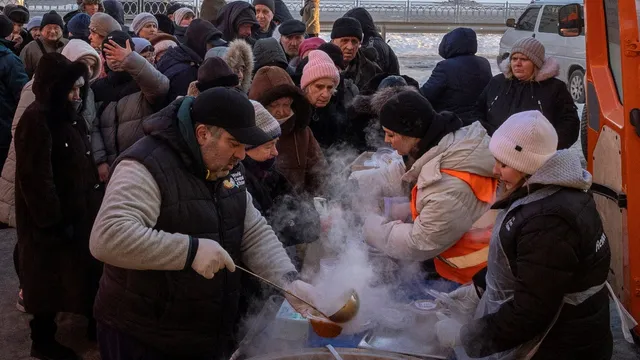Ukrainians suffer amid extreme cold and devastating food shortages