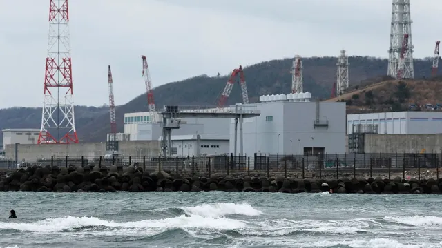 Japan restarts world's largest nuclear power plant amid safety concerns