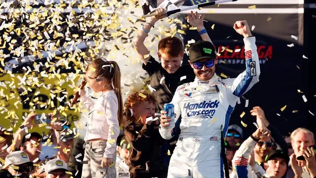 Kyle Larson secures first NASCAR Cup Series victory at Talladega Superspeedway