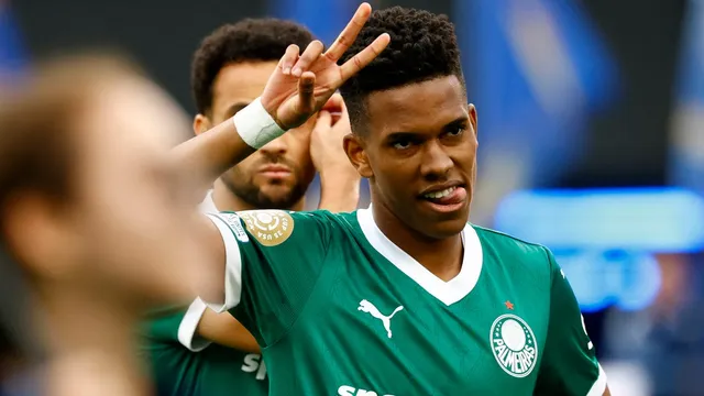 Estevao chases Messi ahead of Chelsea move