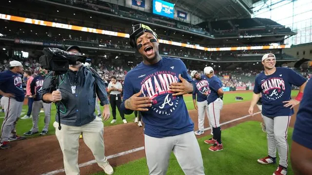 Atlanta Braves outfielder Ronald Acuna Jr. day-to-day after fouling ball off left leg