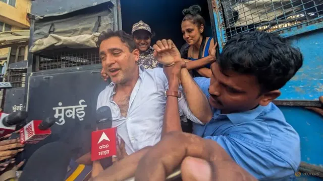 India orders US citizen and actor Imran Khan to leave by October 28 after protest