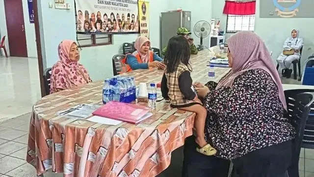 Flood ravages Malaysian families as Ramadan approaches