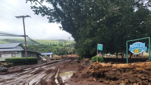Tropical Storm Moke threatens Hawaii with heavy rain and flooding