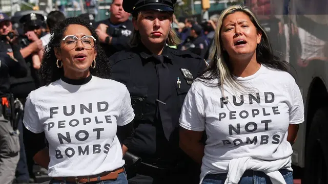 New York police arrest about 100 protesters, including Susan Sarandon, at demonstration against Israeli Prime Minister Benjamin Netanyahu outside the United Nations