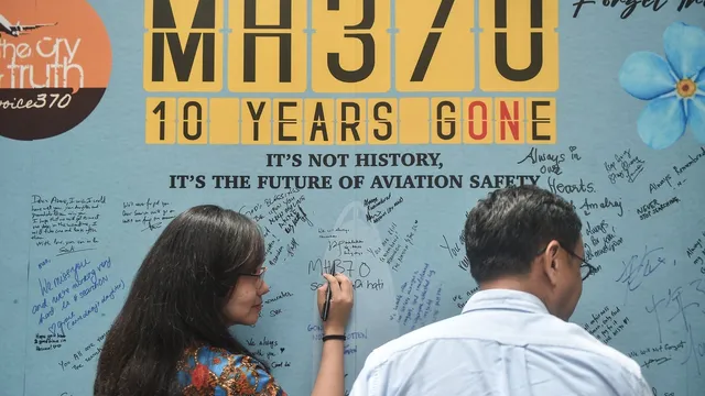 Malaysia commits to renewed search for MH370 wreckage