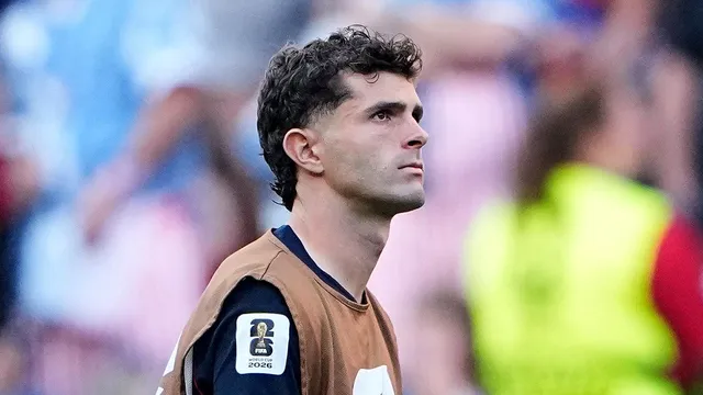 Christian Pulisic suffers leg fracture during World Cup match