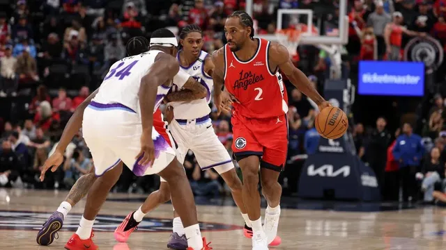 Kawhi Leonard leads Clippers' resurgence with record scoring spree