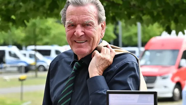 Former German Chancellor Gerhard Schröder paid via German holding for Russian supermarket board role despite sanctions