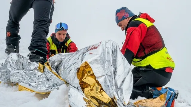 Tragic avalanche claims lives of two Hungarian climbers in Slovakia