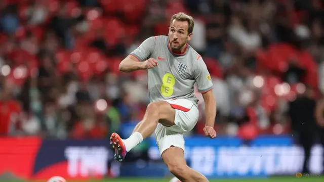 Harry Kane equals Peter Shilton's England men's record of 125 appearances at Wembley