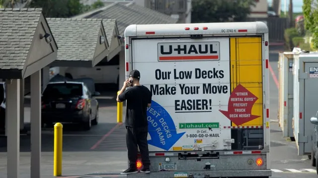 Americans overwhelmingly choose to stay in their home regions while relocating