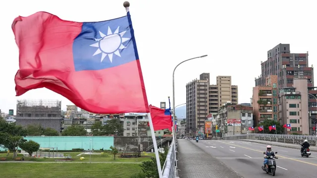 Taiwan pushes forward with $9 billion U.S. arms deal amidst China tensions