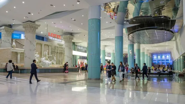 Busan attracts tourists with unique jjimjilbang spa experience