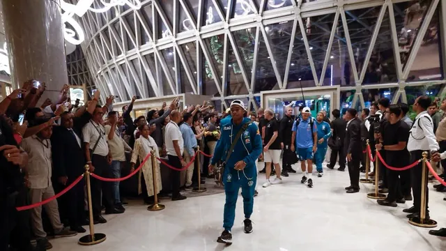 Brazil's football team plays India in Kolkata, drawing passionate fans from Bangladesh and India