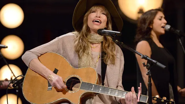Carly Simon reveals Parkinson's disease diagnosis