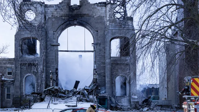 Fire engulfs historic Montreal church and food bank