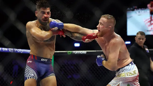 Justin Gaethje upsets Ilia Topuria to claim UFC Lightweight Championship