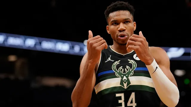 San Antonio Spurs pursue blockbuster trade for Giannis Antetokounmpo