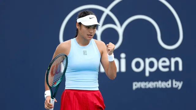 Emma Raducanu dominates Amanda Anisimova to reach Miami Open quarter-finals
