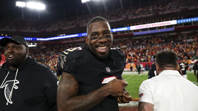 Kyle Pitts shines with record-setting performance against Tampa Bay