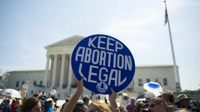 Illinois official investigates police for sharing abortion data