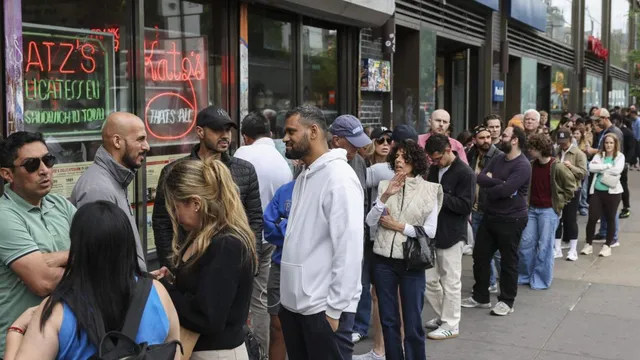Businesses embrace waiting lines as valuable assets