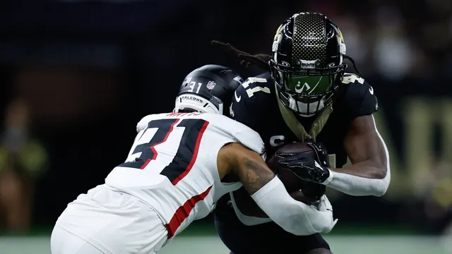 Alvin Kamara suffers knee injury, leaving Saints in a tough spot
