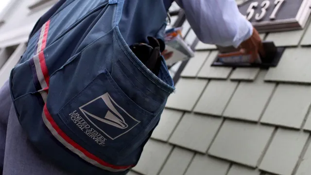U.S. postal worker dies after collapsing on their mail route in Texas