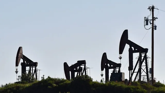 Oil prices rebound amid Libya supply concerns and global demand worries