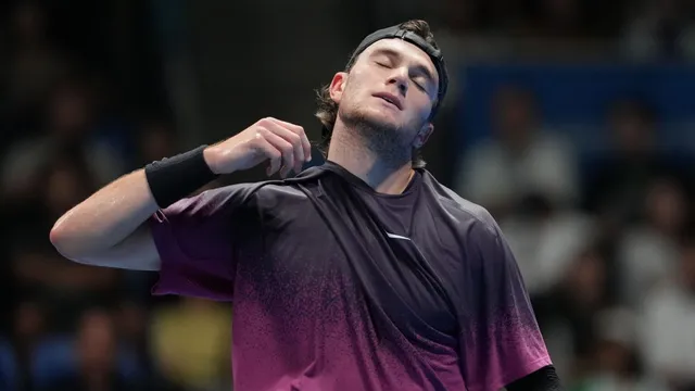 Injuries halt Jack Draper and Emma Raducanu's progress in Japan and Korea