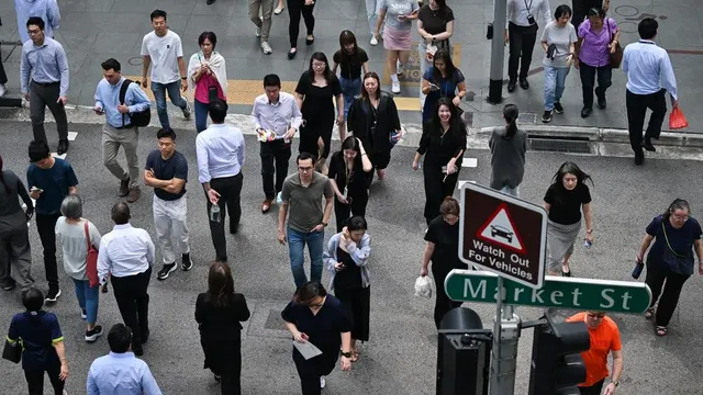 Retrenchments increase as Singapore's labour market faces challenges
