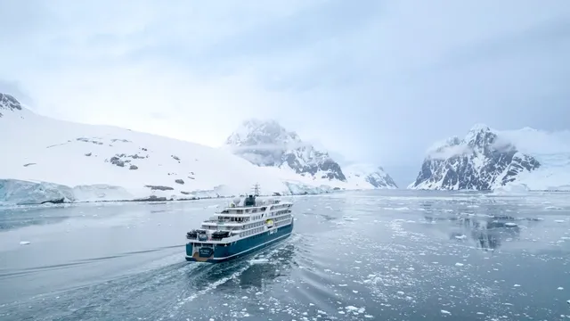 Passengers demand refunds after engine failure ruins Antarctic cruise