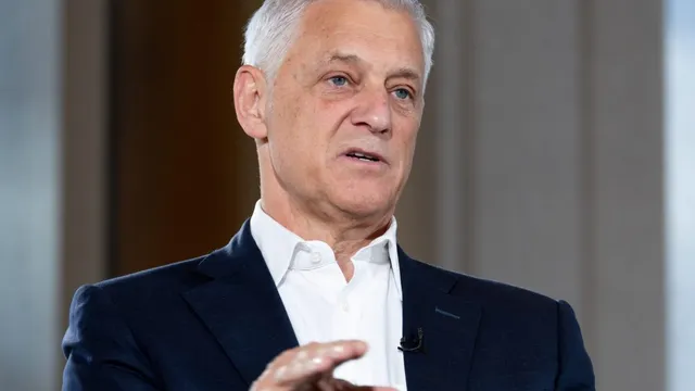 Standard Chartered CEO faces backlash for lowering value of workers in AI shift