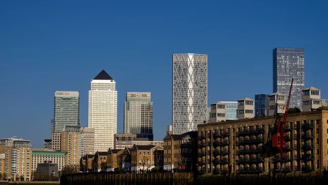 FTSE 100 Rises Slightly Before Jackson Hole Meeting