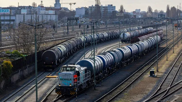 Crypto platform Hyperliquid surges amid geopolitical tensions