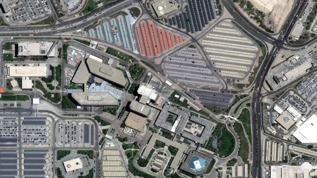 Ballistic missile strikes Saudi Aramco headquarters in Dhahran, Saudi Arabia, damaging office tower