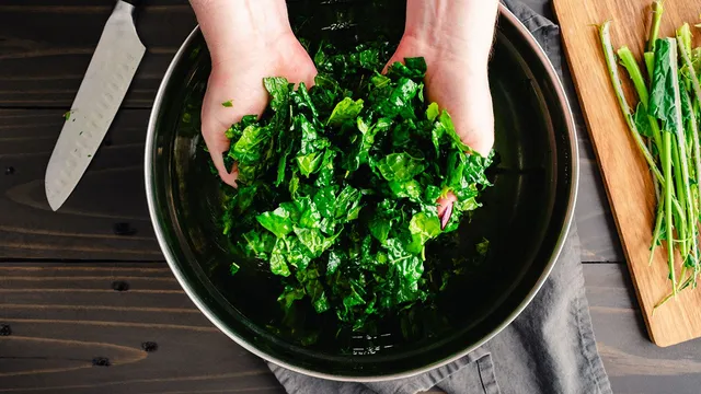 Adding oil to kale boosts nutrient absorption, study finds