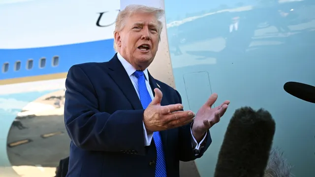 Trump's approval rating plummets as economic concerns rise