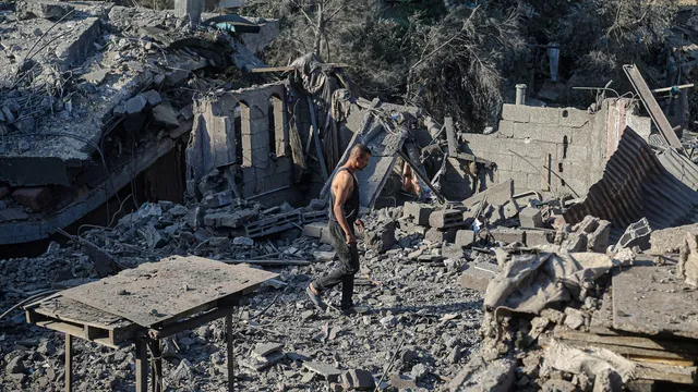 Israel kills eight Palestinians in Gaza strikes despite peace efforts